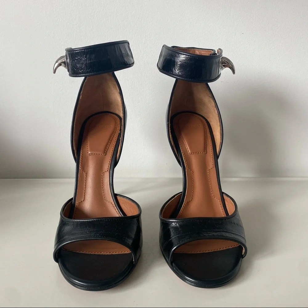 Givenchy Shark Lock Black Eel Print Calf Leather Heel Sandals 37.5 - Picture 3 of 10